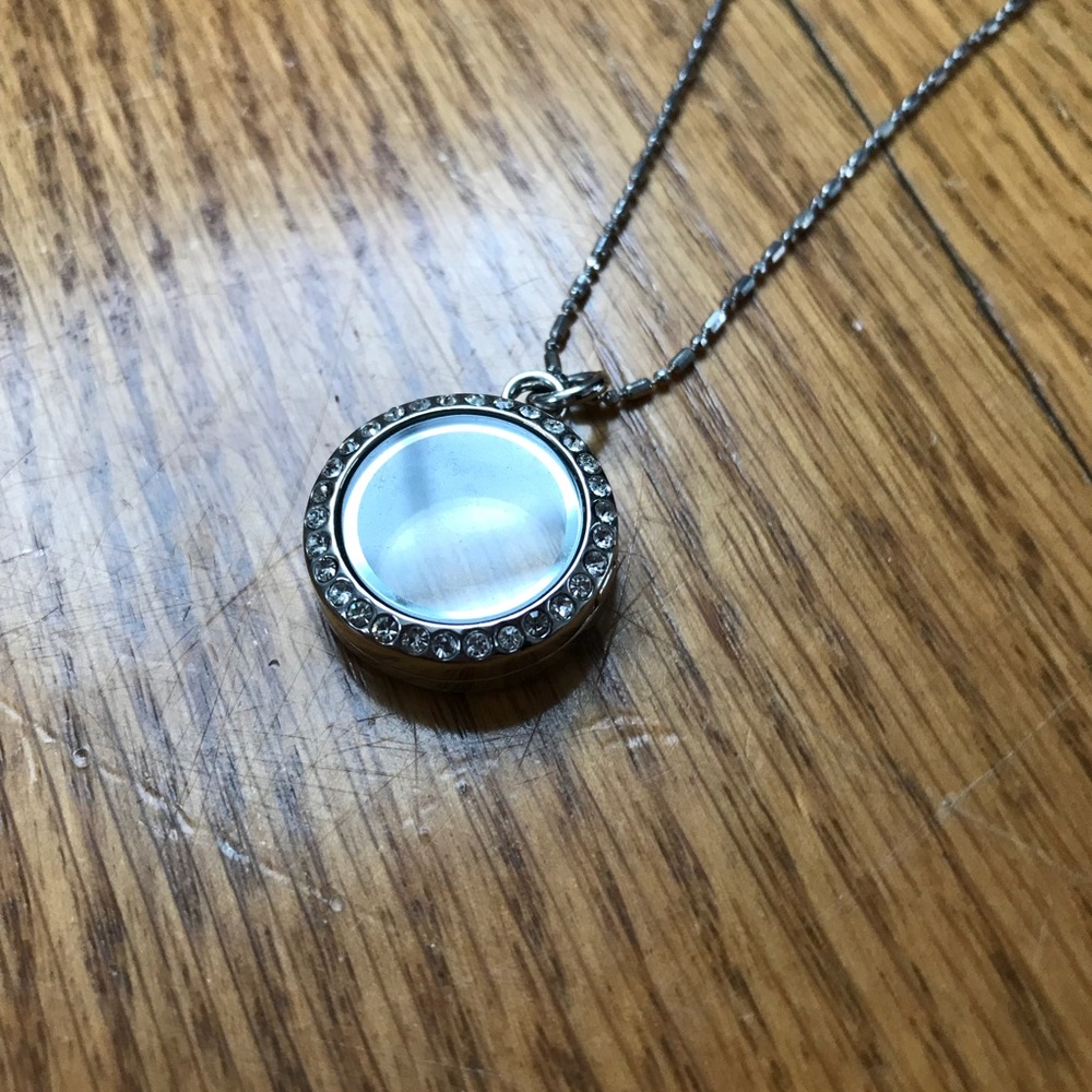 Two necklaces - Picture 2 of 5